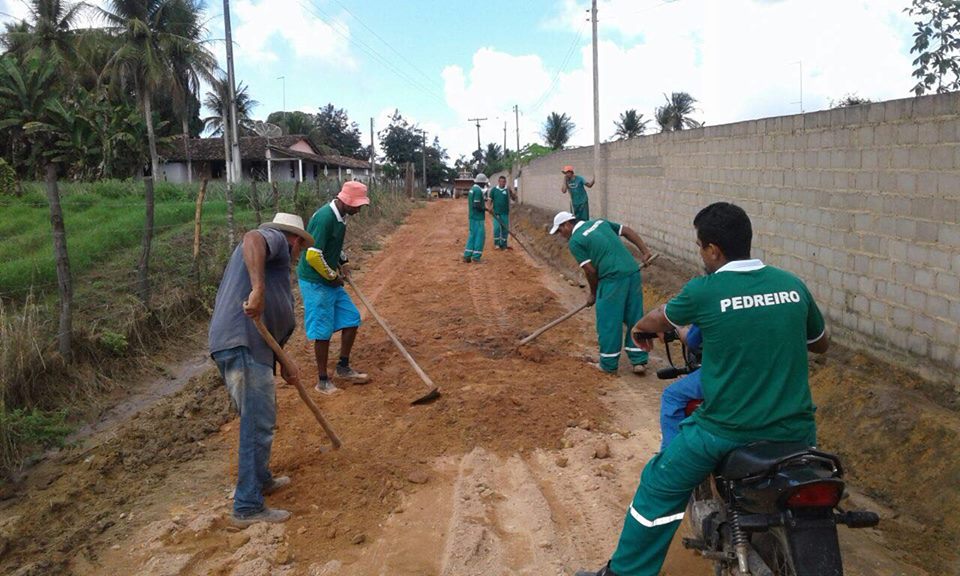 Revoltado, madeireiro quebra viaturas da fiscalização com picareta, em  Colniza no MT - ROLNEWS