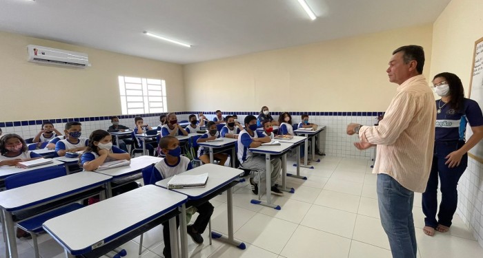 Após a restruturação completa, estudantes da Escola Profº José Medeiros tem aula inaugural