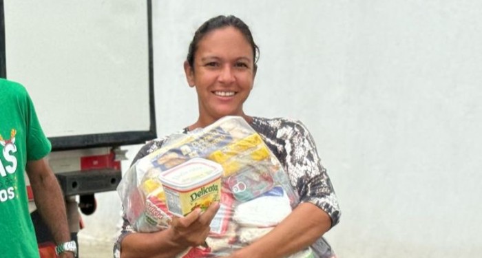 Assistência Social distribui 300 cestas de alimentos