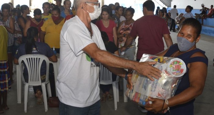 Semana Santa: Assistência Social realiza entrega de 300 cestas básicas