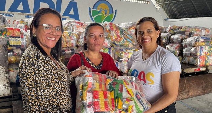 Assistência Social realiza entrega de 400 cestas básicas