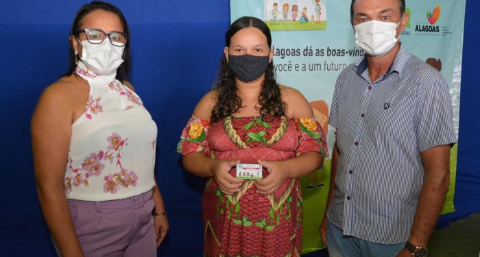 Assistência Social contempla 50 novas gestantes com o cartão do Programa Criança Alagoana