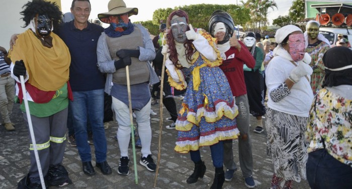 Prefeito participa da tradição centenária: os bandos da Tapera