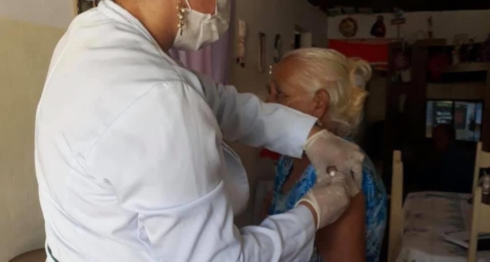 Município supera meta de vacinação contra a gripe em idosos 