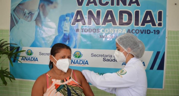 Saúde aplica mais de mil doses de vacinas contra a Covid-19